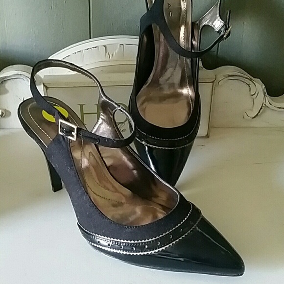 Tahari Shoes - Tahari. Shoes new no box..